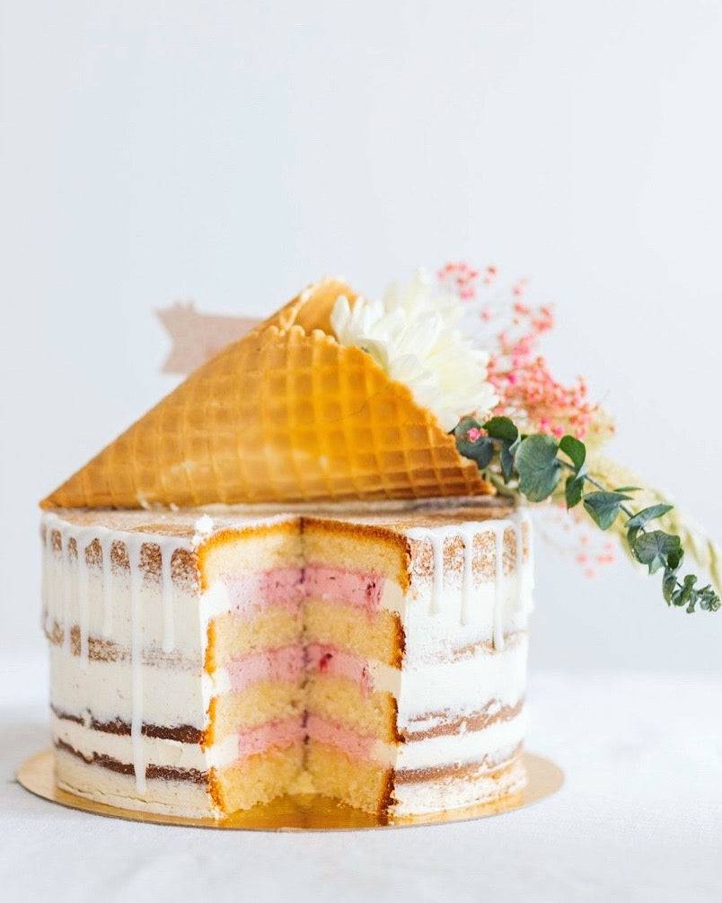 Präsenz Workshop in Remshalden Grundkurs Semi Naked Cake mit Tortendesign - Der Backmichgluecklich Online Shop