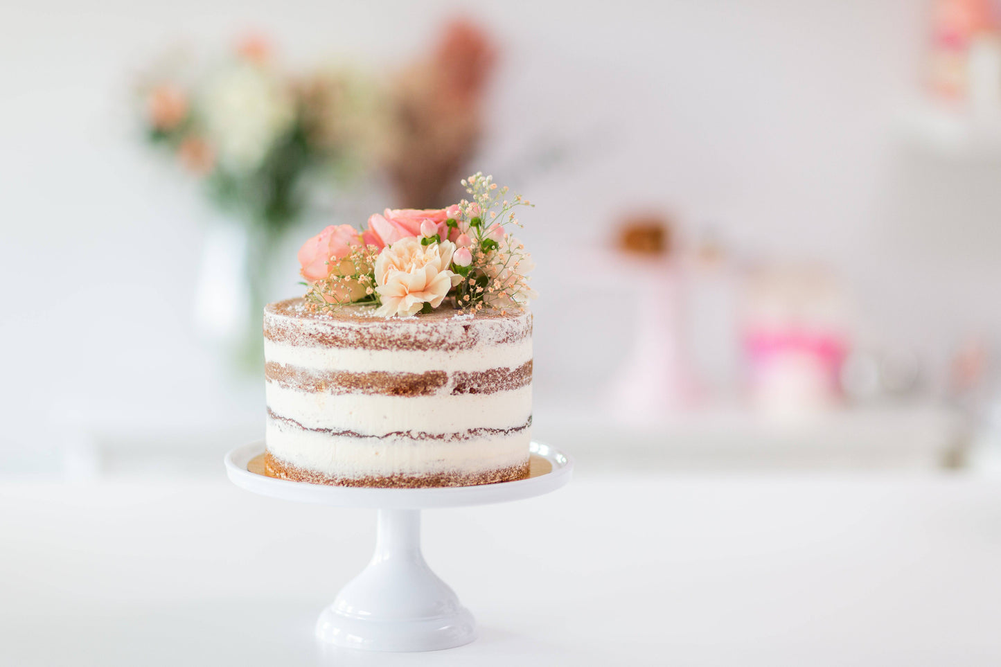Präsenz Workshop in Remshalden Grundkurs Semi Naked Cake mit Tortendesign - Der Backmichgluecklich Online Shop