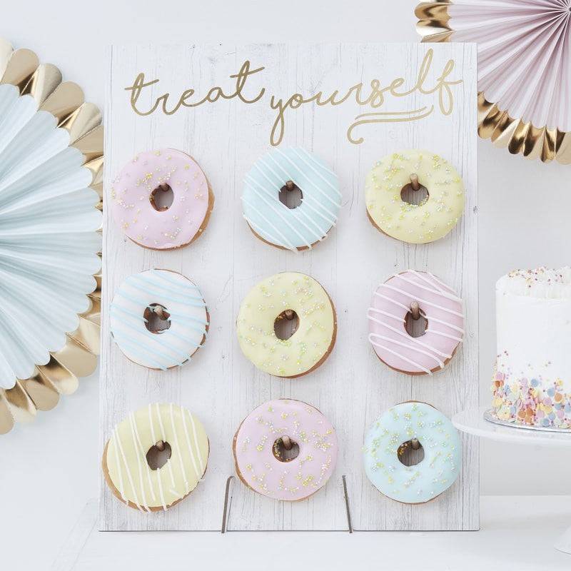 Donut Wall Treat yourself Ginger Ray - Der Backmichgluecklich Online Shop