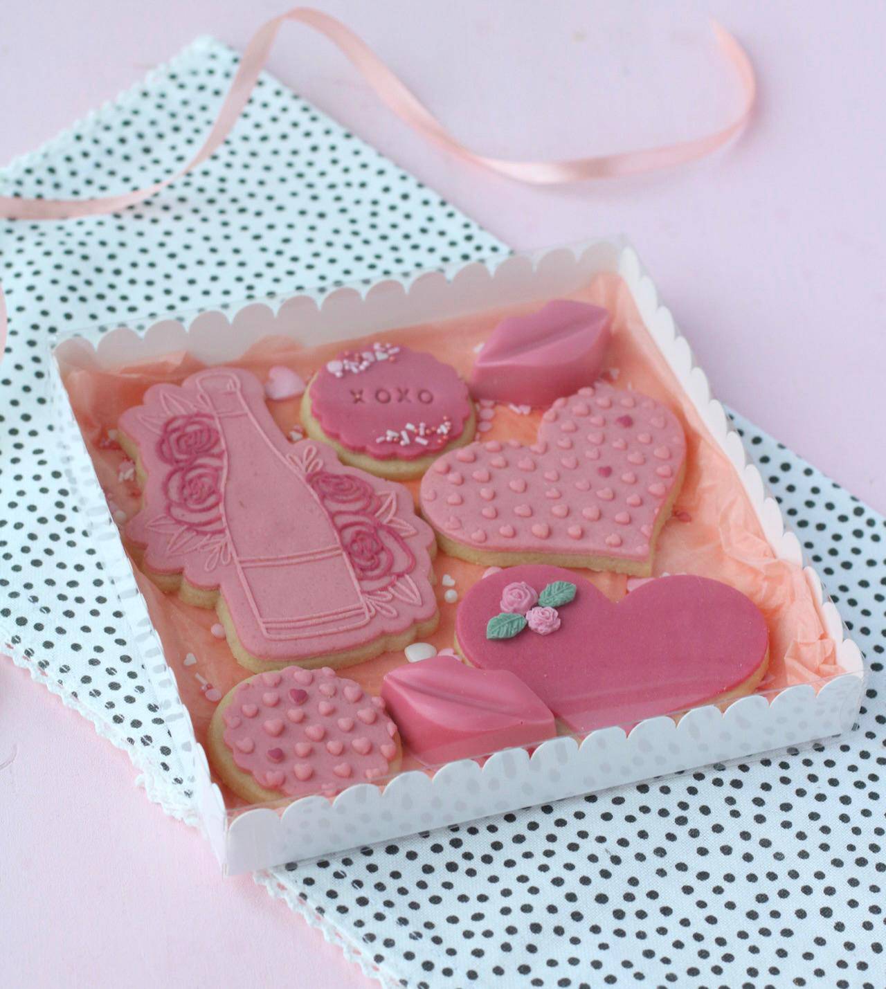 Keksbox Cookie Schachtel mit transparentem Deckel - 12,3 x 12,3 x 2,5 cm - Der Backmichgluecklich Online Shop